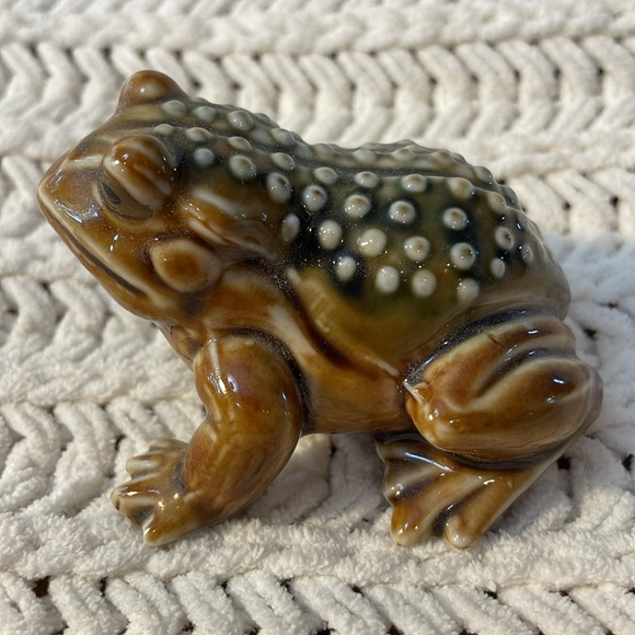 1960s Vintage Porcelain Toad Figurine Gold Eyes from Japan - Picture 3 of 9